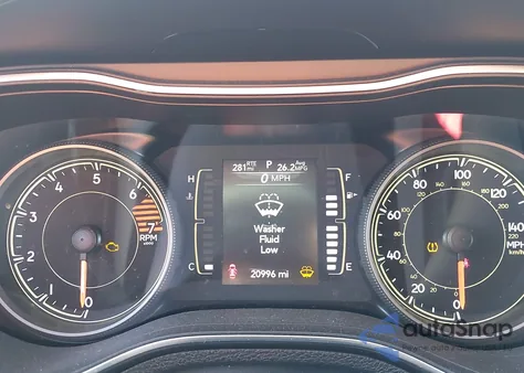 2021 Jeep Cherokee Altitude 4X4 z USA, uszkodzony, nr VIN 1C4PJMLB3MD228976